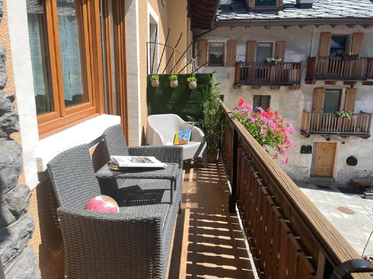 Maison Julie-Lungo La Via Francigena Etroubles Kültér fotó
