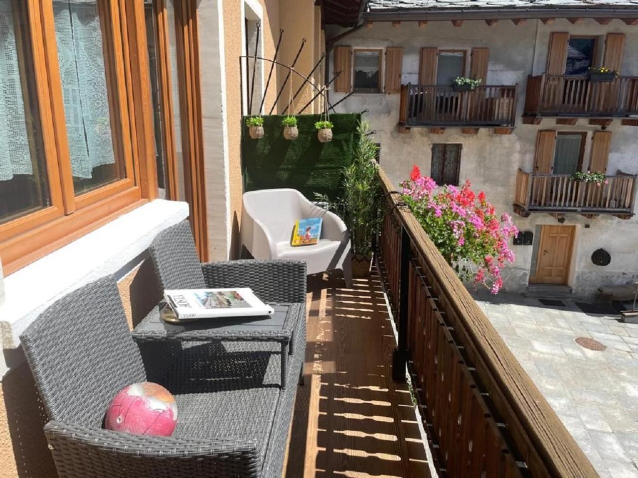 Maison Julie-Lungo La Via Francigena Etroubles Kültér fotó