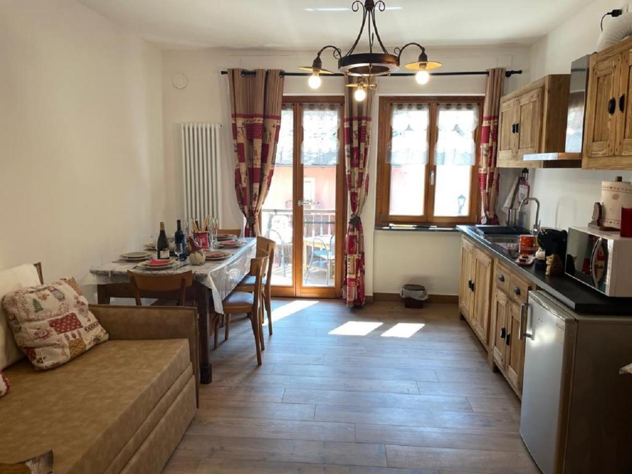 Maison Julie-Lungo La Via Francigena Etroubles Kültér fotó