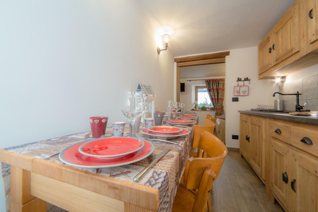 Maison Julie-Lungo La Via Francigena Etroubles Kültér fotó