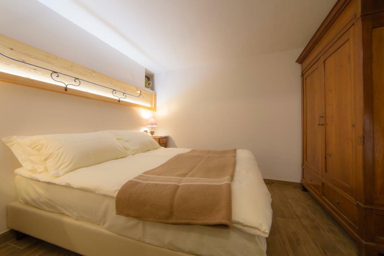 Maison Julie-Lungo La Via Francigena Etroubles Kültér fotó