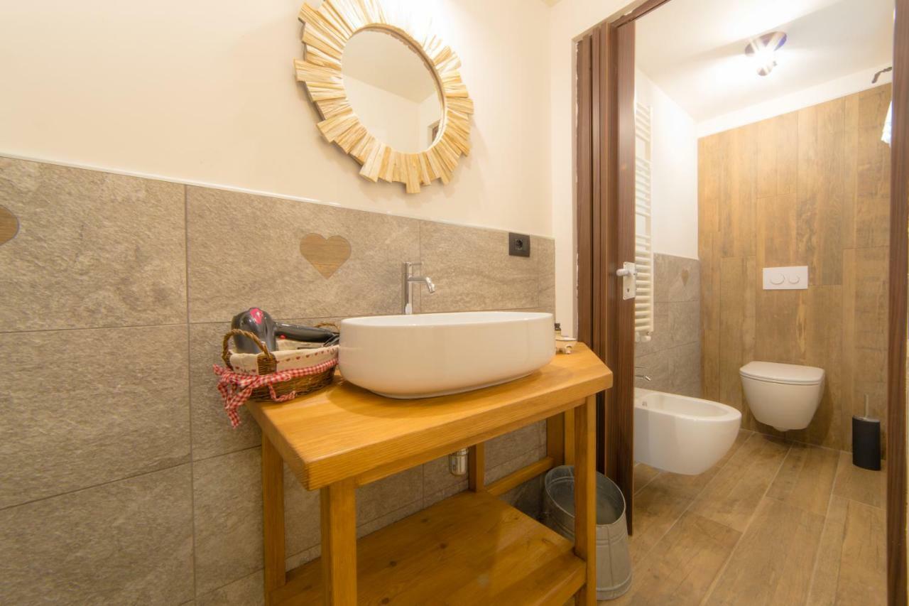 Maison Julie-Lungo La Via Francigena Etroubles Kültér fotó