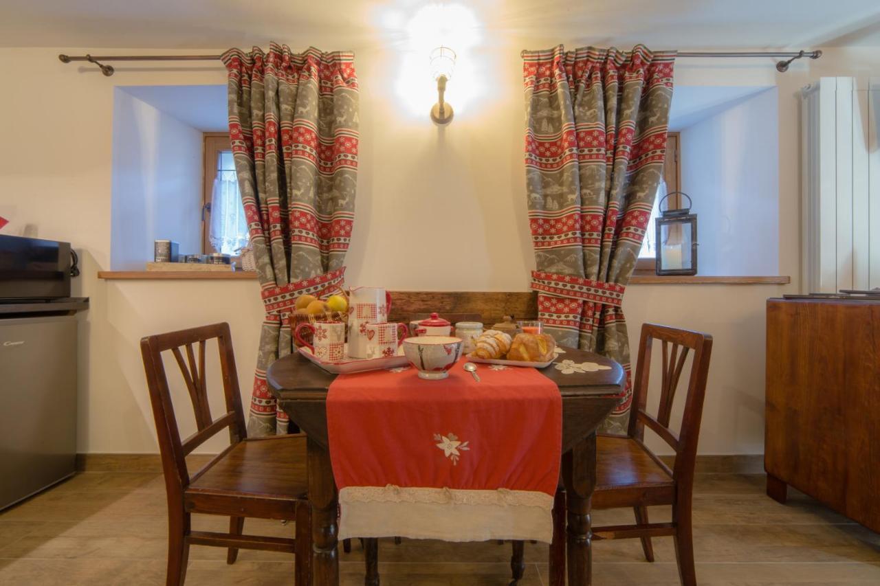 Maison Julie-Lungo La Via Francigena Etroubles Kültér fotó